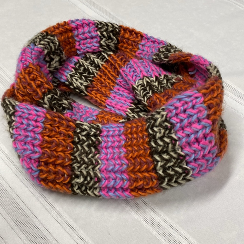 D&Y Multi Color Infinity Scarf - Picture 6 of 7